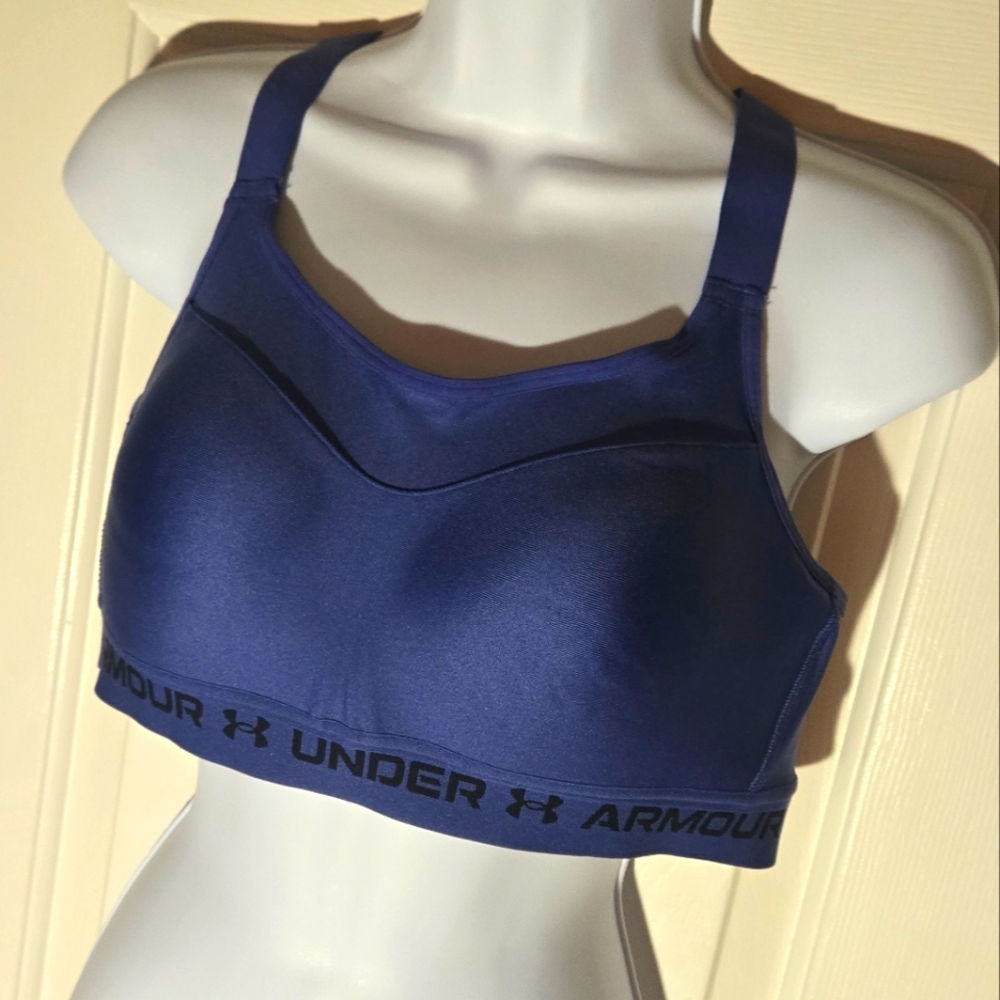 Under Armour Sports Bra 38B Adjustable Straps Molded Cups Padded Racerback